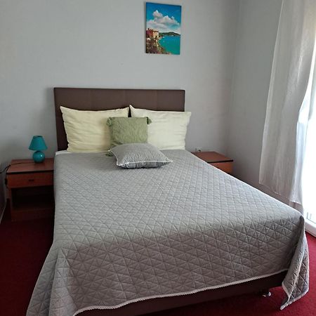 Apartmani Svitlana Sukošan Esterno foto