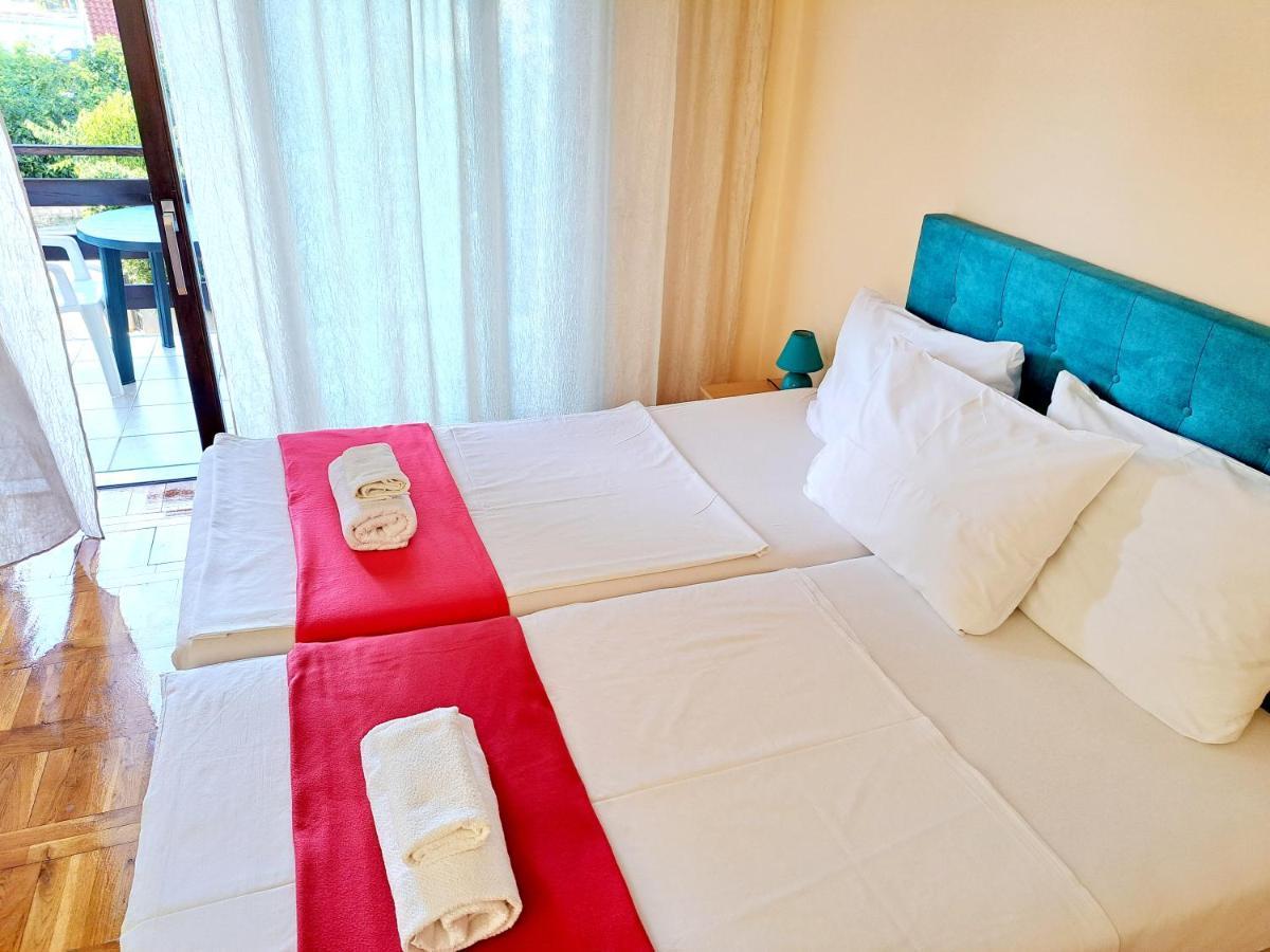 Apartmani Svitlana Sukošan Esterno foto