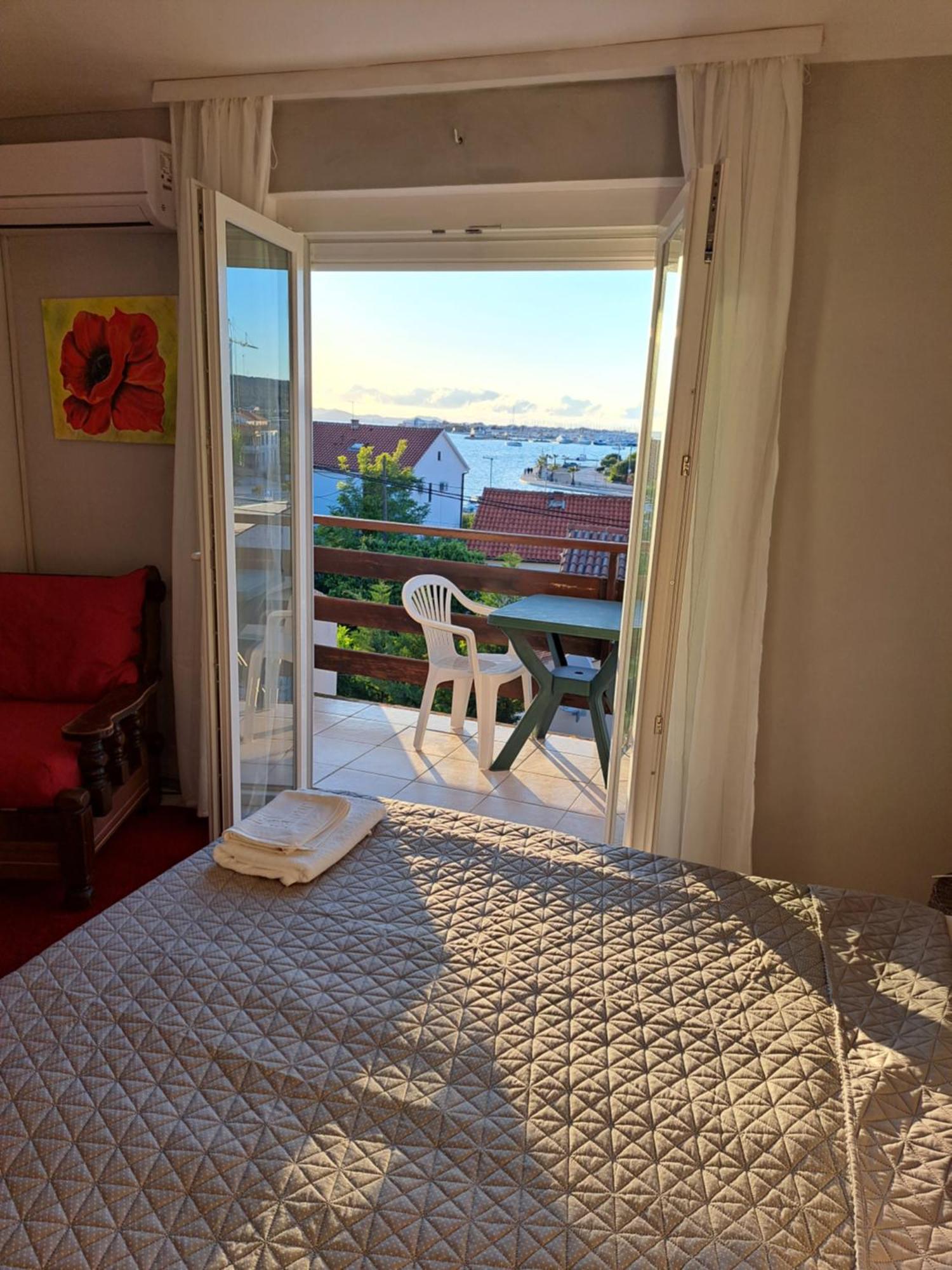 Apartmani Svitlana Sukošan Esterno foto